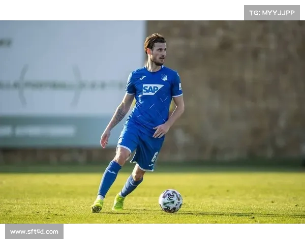 德甲联赛头球进攻战术解析及关键球员表现分析 德甲联赛头球进攻战术解析及关键球员表现分析