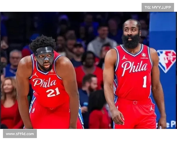 NBA自由球员市场风云变幻 多支球队争夺顶级球员引发激烈竞争